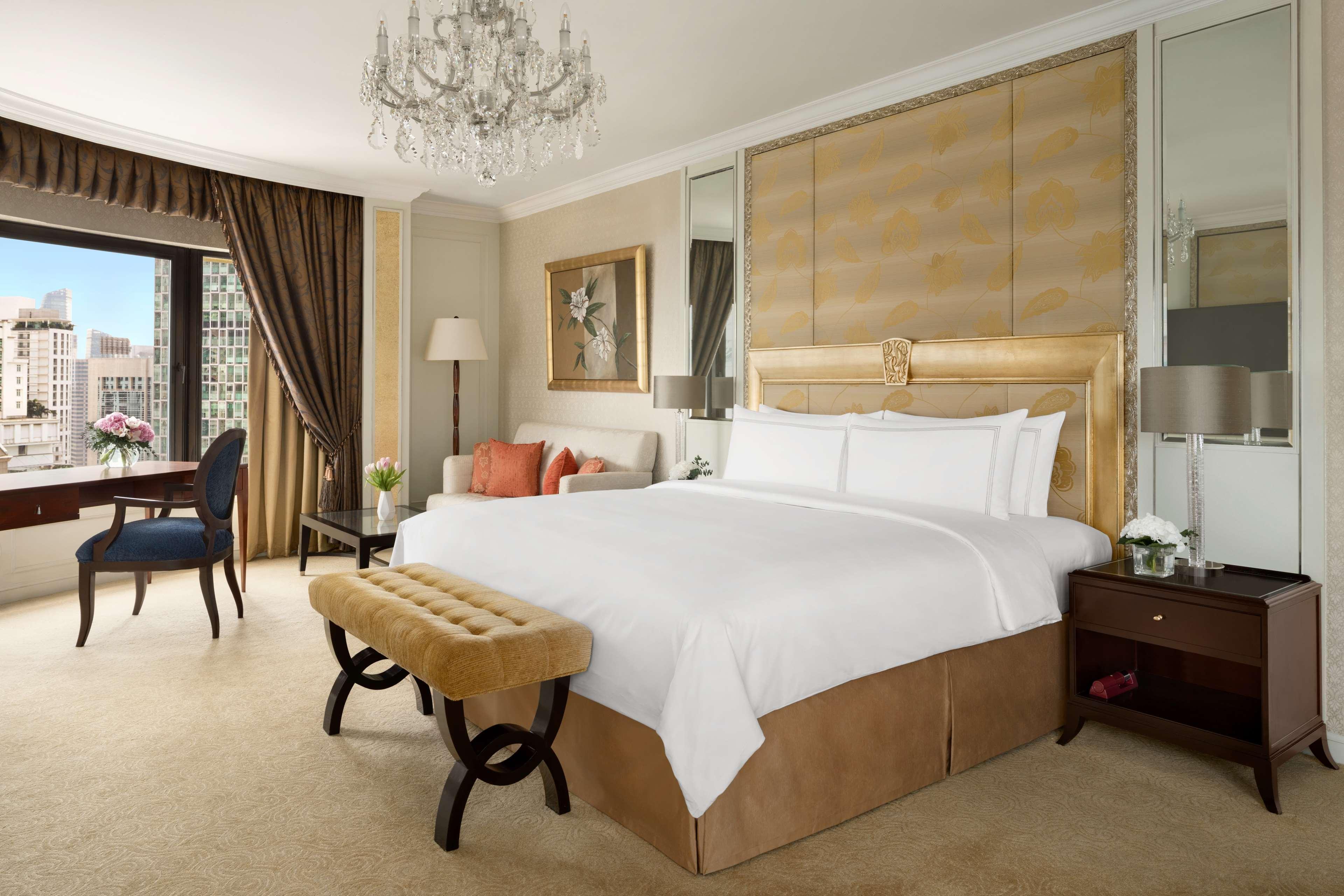 Shangri-La クアラルンプール エクステリア 写真 A bedroom at the Four Seasons Hotel