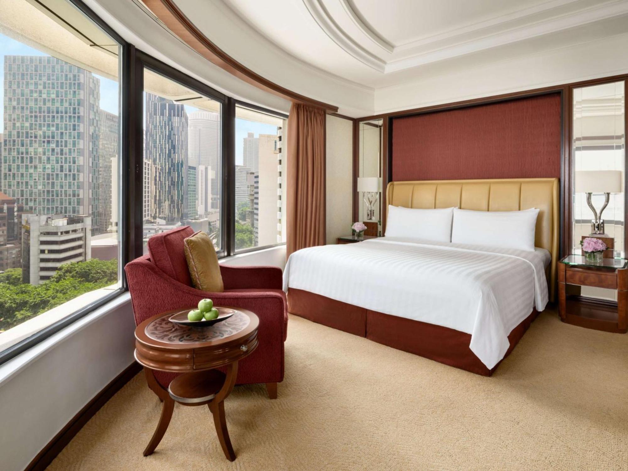 Shangri-La クアラルンプール エクステリア 写真 A bedroom at the Conrad Hong Kong