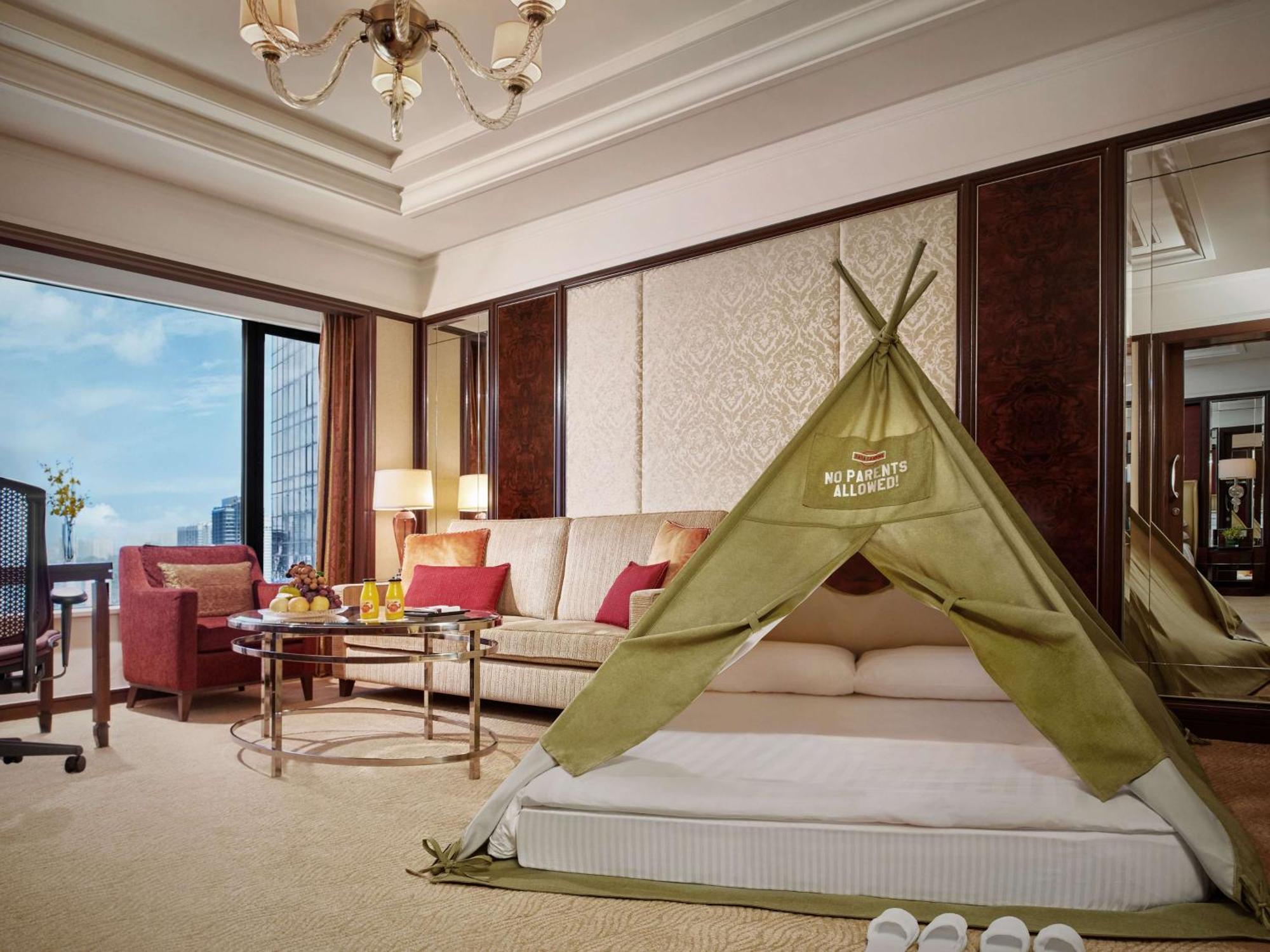 Shangri-La クアラルンプール エクステリア 写真 A tent in a hotel room