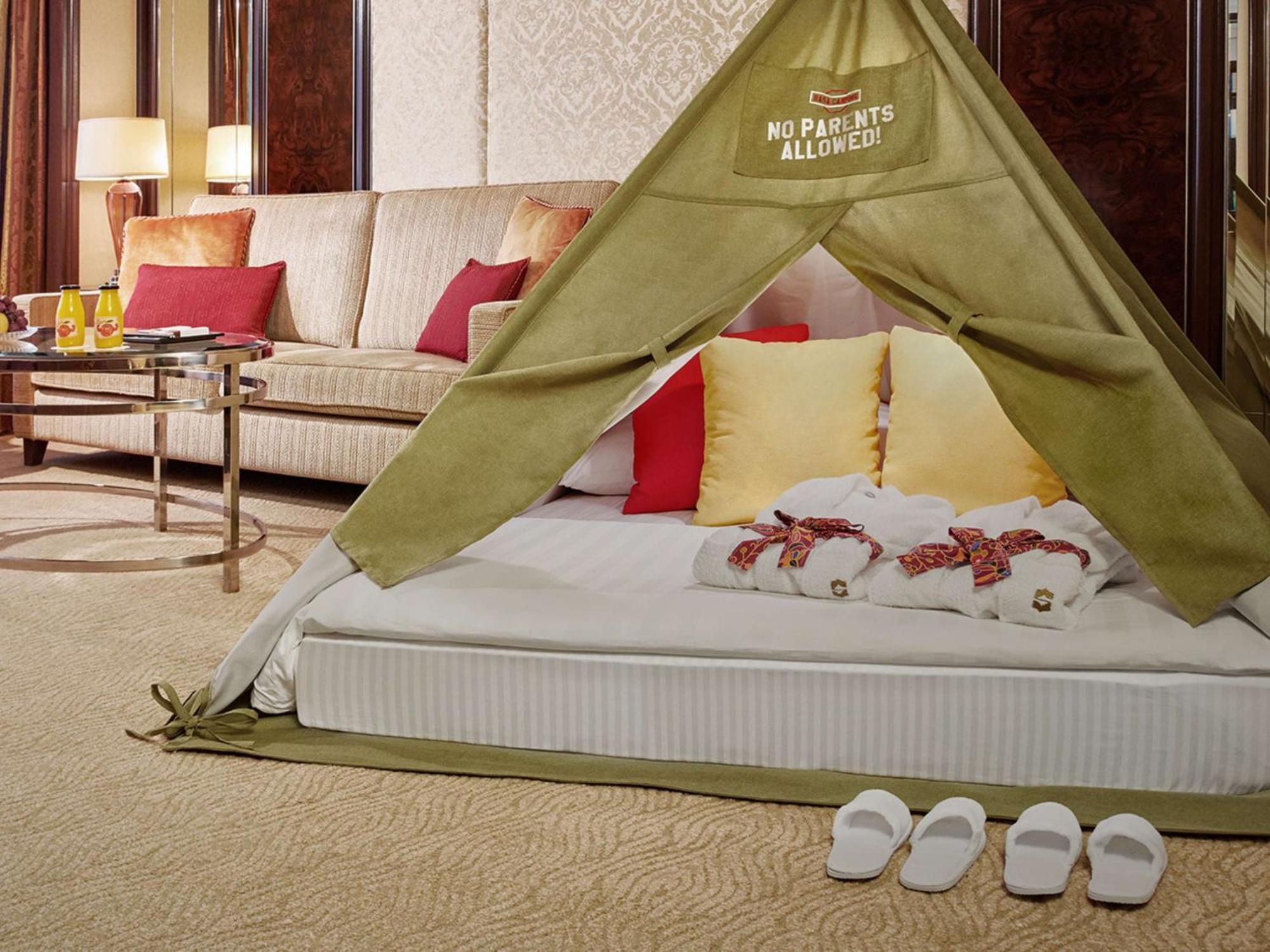 Shangri-La クアラルンプール エクステリア 写真 A tent in a hotel room