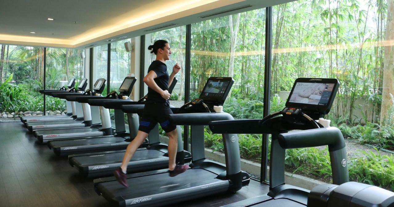 Shangri-La クアラルンプール エクステリア 写真 A treadmill in use