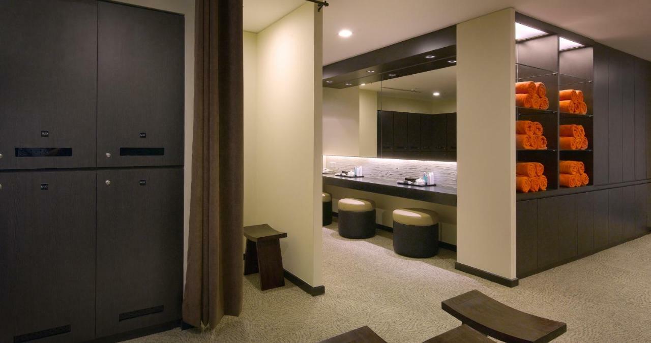 Shangri-La クアラルンプール エクステリア 写真 The shower room